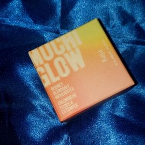 Kaja Mochi Glow Highlighter Toy Alien